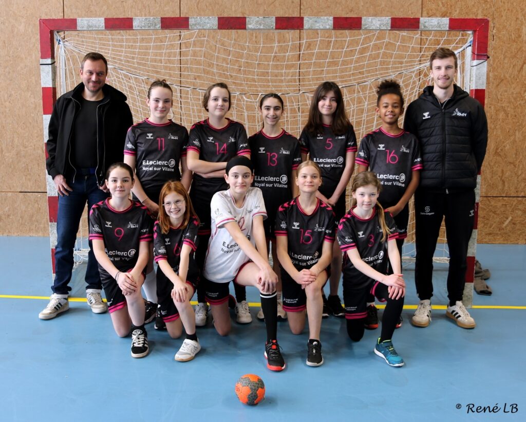 Photo U13 F 25-26 - sérieux 